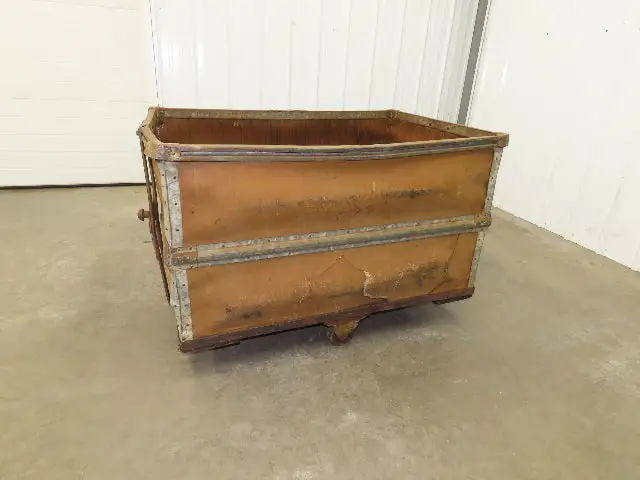 Used INSULFAB PLASTICS _UNKNOWN_ Bins Indiana US | Arrow Industrial #1368090