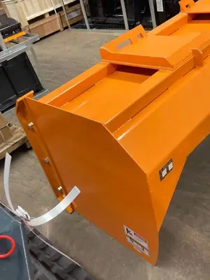 WOLVERINE Snow Pusher 2025