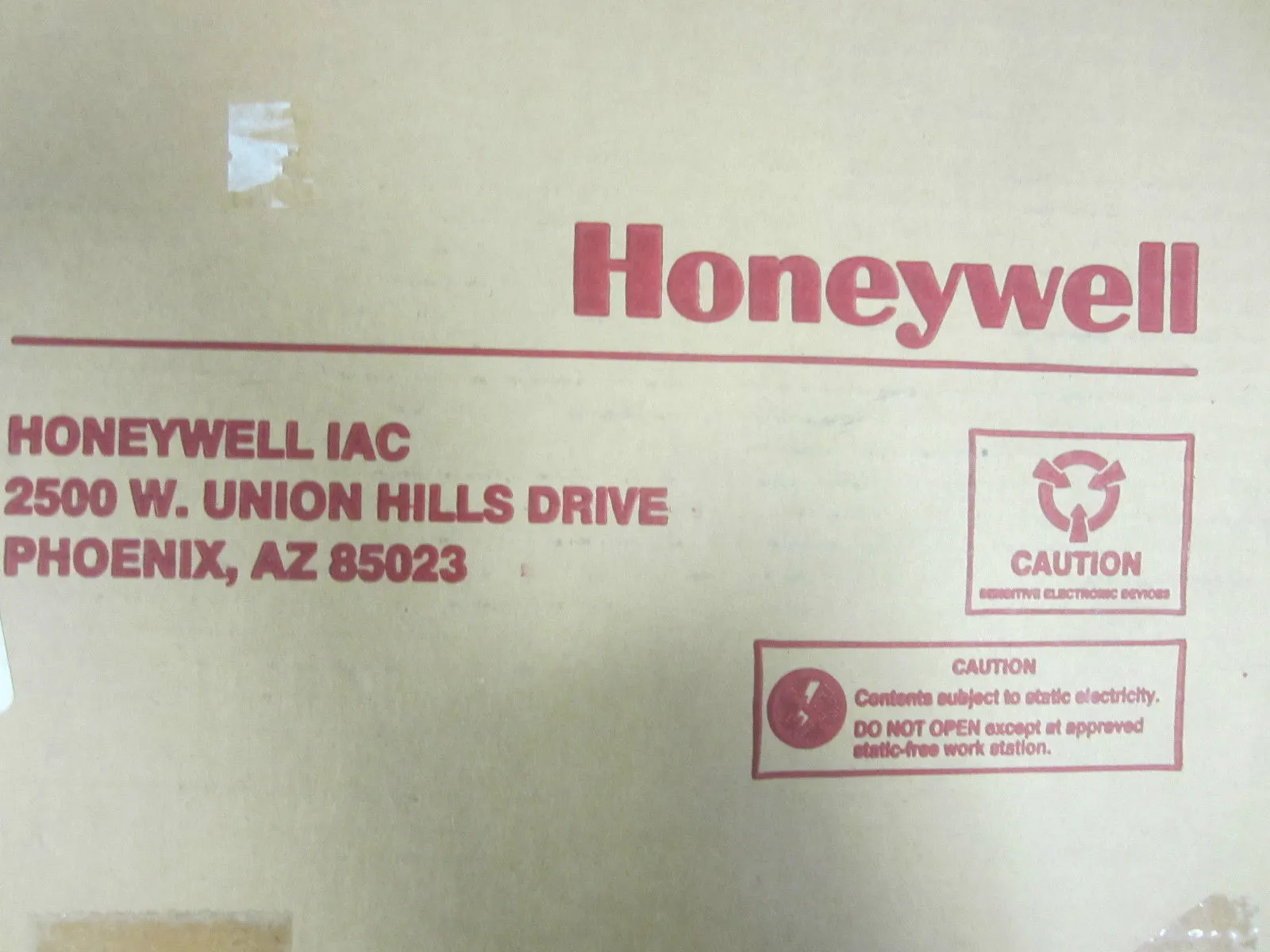NEW YAMATAKE HONEYWELL 82408330-001 PC BOARD 82408330001