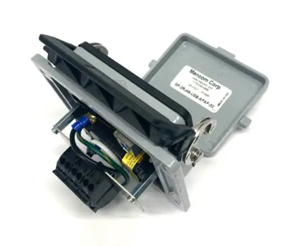 New | in-Stock Mencom Panel Interface Duplex Outlet Connector Electrical Fittings Michigan US | Maverick Industrial Sales #1467957