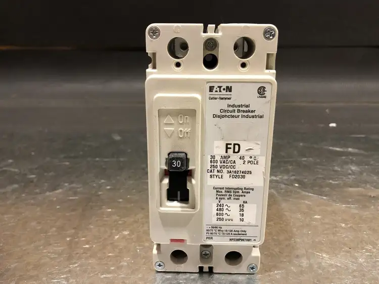 Used CUTLER-HAMMER FD2030 Switchgears British Columbia CA | Lenmark #241043