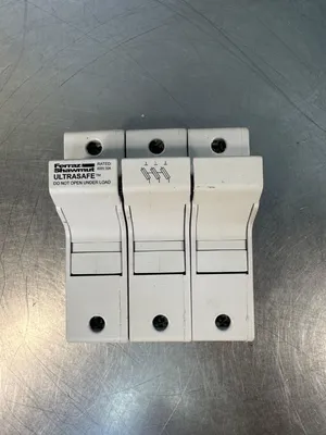 Ferraz Shawmut US3J3 Ultrasafe Fuse Holder J214460 (4C-39)