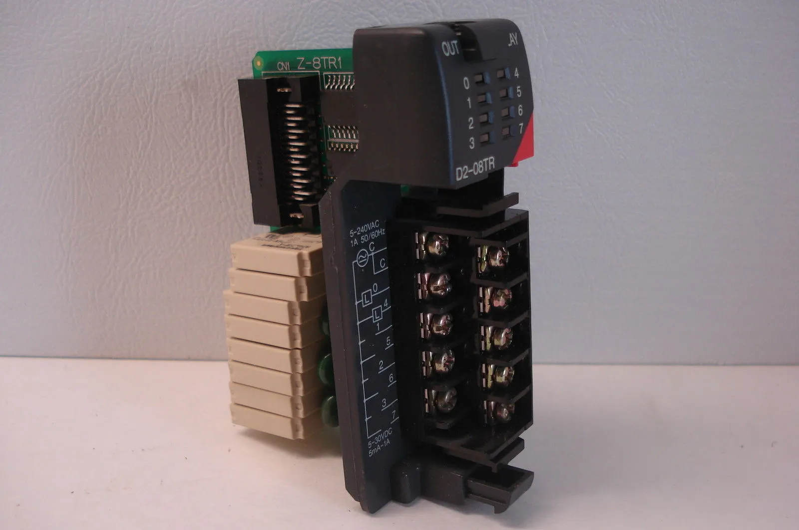 USED AUTOMATION DIRECT D2-08TR OUTPUT MODULE D208TR
