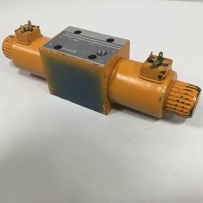 USED BOSCH 0 810 001 715