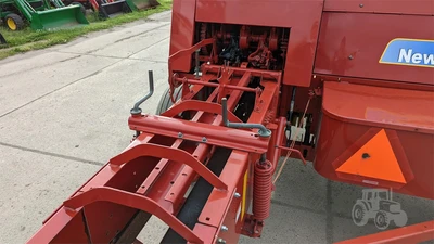 USED 2011 NEW HOLLAND BC5070