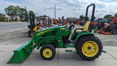 USED 2015 JOHN DEERE 3033R
