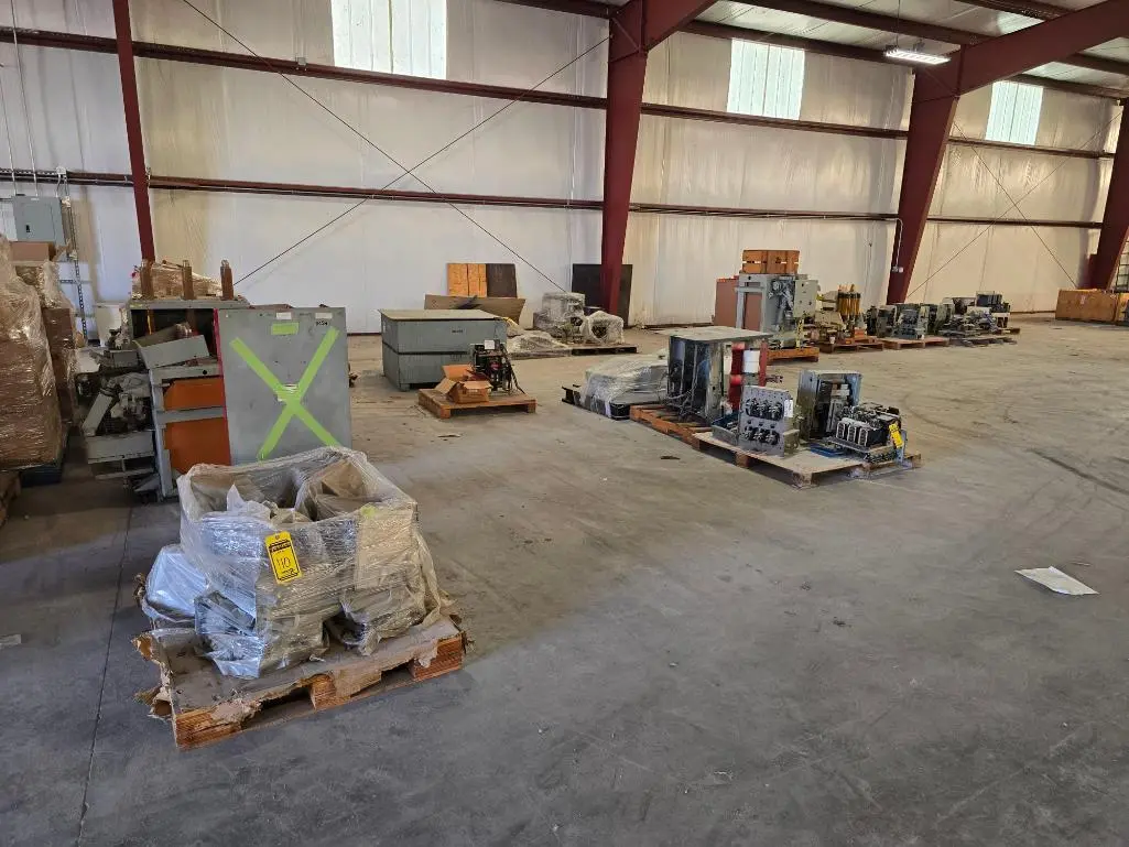 Used _UNKNOWN_ _UNKNOWN_ Circuit Breakers Indiana US | Myron Bowling Auctioneers Inc #1503989