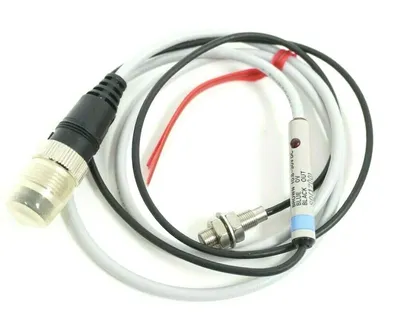 NEW KEYENCE EM-005 EM-005SO(1700) PROXIMITY SENSOR EM005