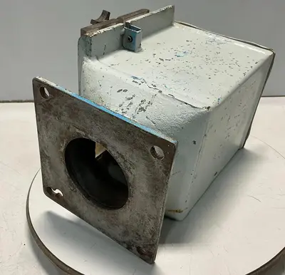 USED METAL FABRICATOR NO MODEL / NO TAG