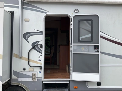 Used 2011 HEARTLAND GREYSTONE M-29RL Campers, Caravans, Motorhomes Michigan US | Miedema Asset Management Group #1384742