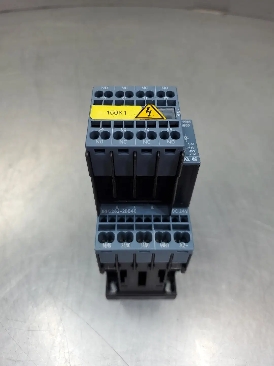 Siemens 3RH22622BB40 Power Contactor w/A8E56200519403 Module. 4D46