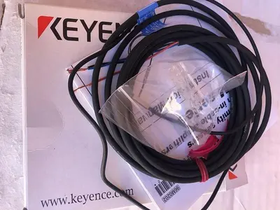 KEYENCE EM-030P SERIES AMPLIFIER