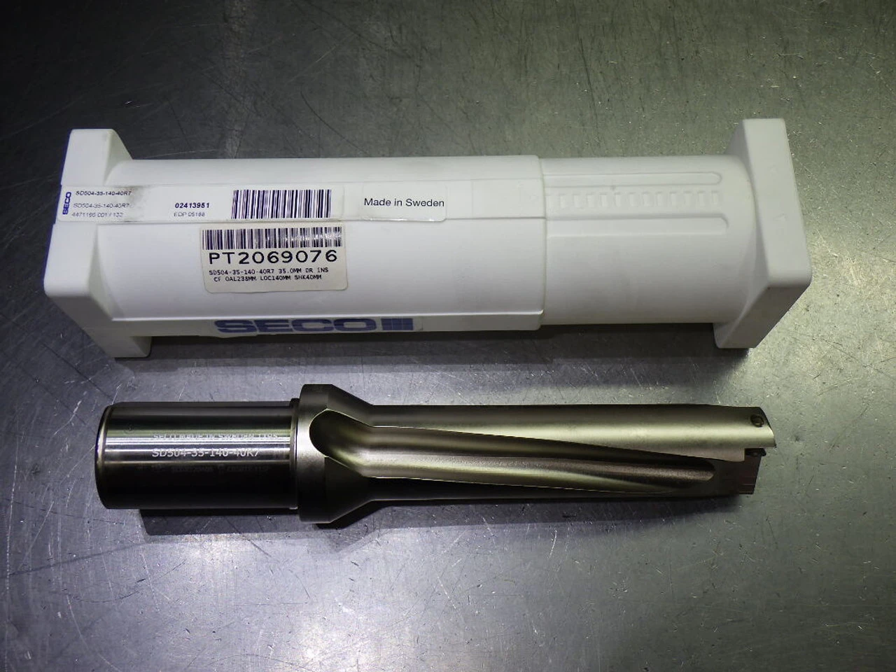 SECO 35mm Coolant Thru Drill 40mm Shank SD504-35-140-40R7 (LOC625)