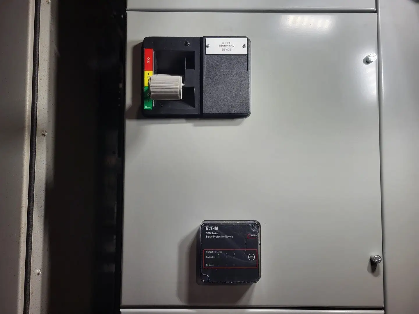 MCC Unit 20A Breaker w/ Surge Protective Device SPD160480D2J