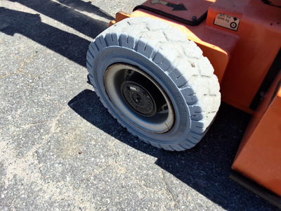 USED 2013 JLG E400AJPN