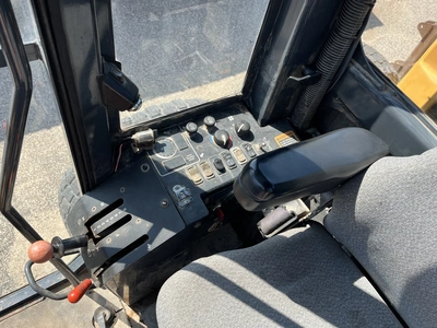 USED 2004 JOHN DEERE 670C SERIES 2