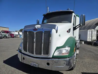USED 2015 PETERBILT 579