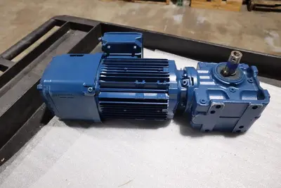 NEW Sew Eurodrive S47 DRN80M4/BE1HR Helical Worm Gearmotor STOCK HP146