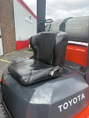 USED 2011 TOYOTA 7FGCU70