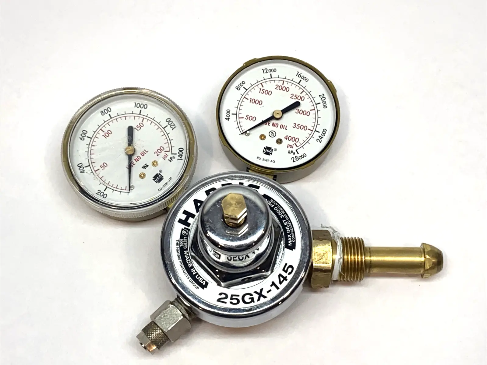 USED HARRIS SINGLE STAGE OXYGEN REGULATOR 3000 PSI WITHOUT KNOB
