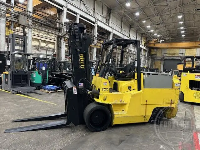 Used 2017 HOIST E300 4-Wheel Sit down Electric Counterbalance Forklifts Illinois US | Forklift Exchange #1274703
