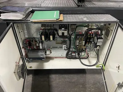 USED 2002 MILACRON M T 310-22