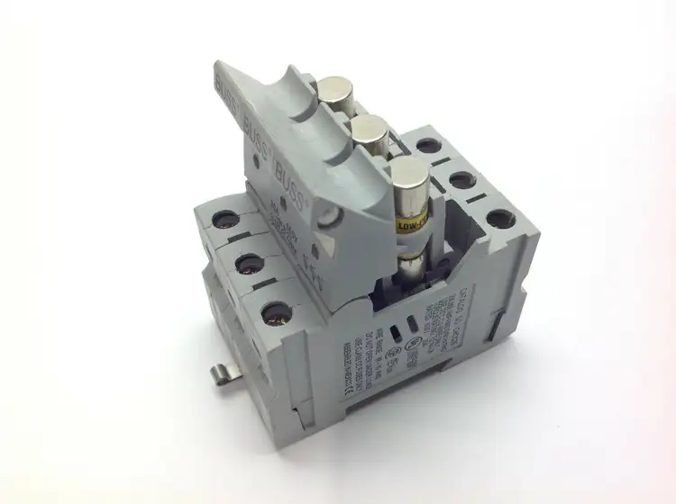Used Buss Fuseholder w/ 3 LP-CC-3 Low-Peak Fuses Fuse Accessories Michigan US | Maverick Industrial Sales #1394785