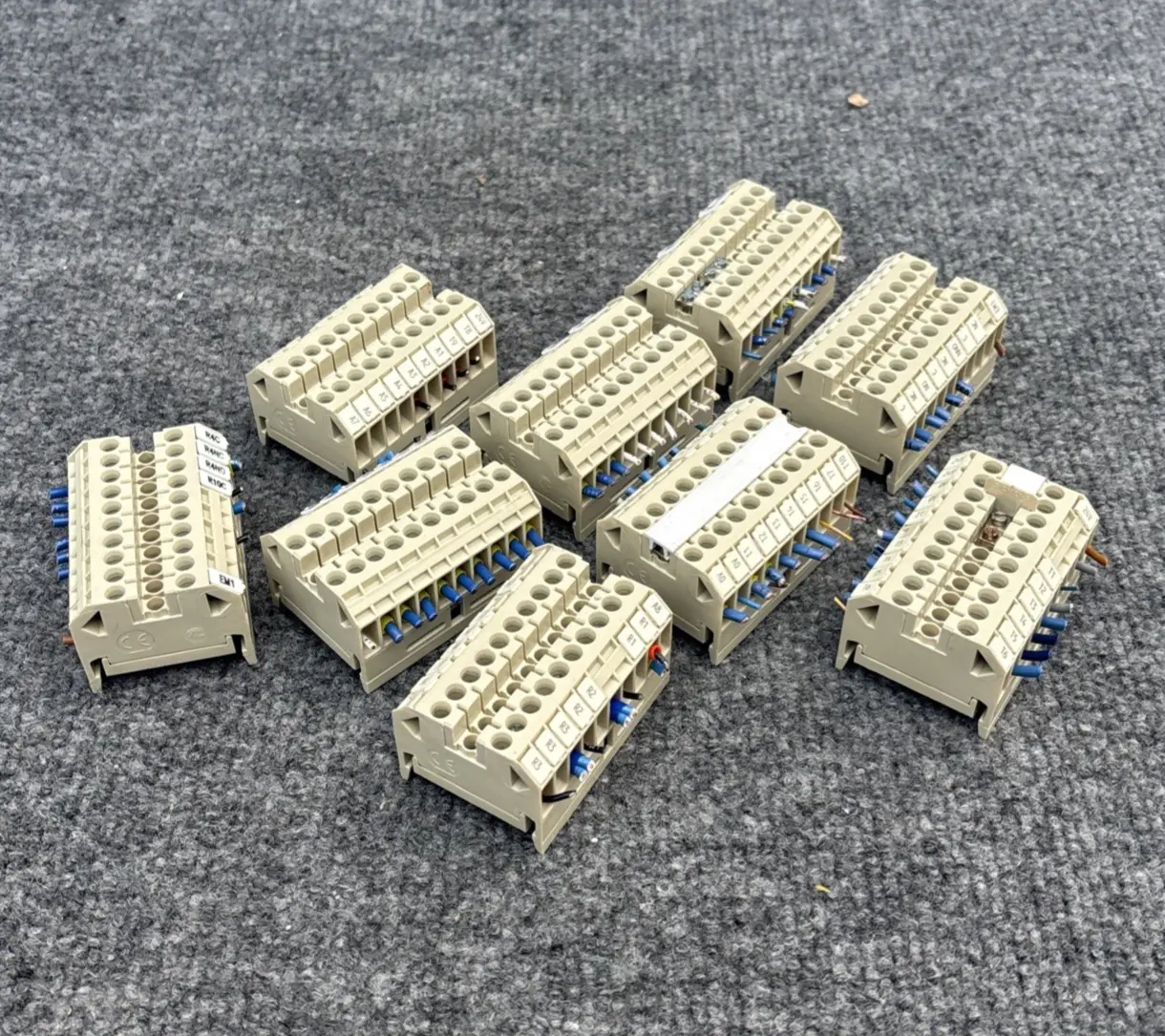 Used Siemens 8WA1 011-0DF21 Terminal Blocks California US | Davliegogo LLC #1706688