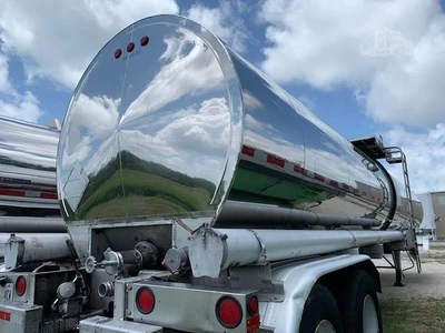 Used 2001 BRENNER _UNKNOWN_ Tanker Trailers Indiana US | Lakeshore Equipment Sales #1546560