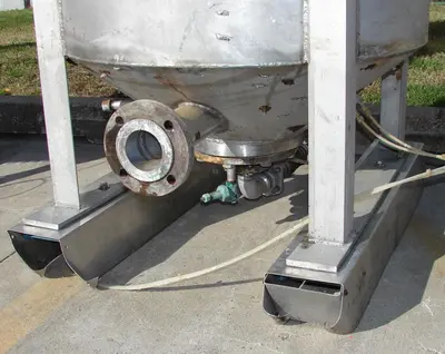 SPC4782  Tank 350 gallon vertical tank, Stainless Steel, conical