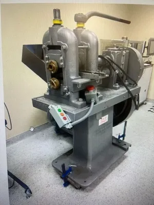 BLAKE & JOHNSON 5" x 2-1/2" 2 HI ROLLING MILL (14687) 2 Hi Rolling Mill | Machinery International LLC (1)