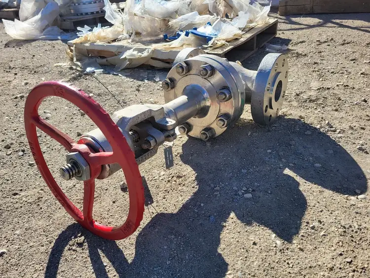 Used LADISH VALVE _UNKNOWN_ Valves/Fittings British Columbia CA | Lenmark #256856