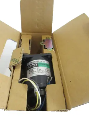 NEW ORIENTAL MOTOR MSM206-411 SPEED CONTROL MOTOR MSM206411