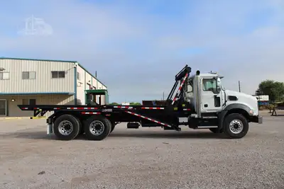 New | in-Stock 2026 MACK GRANITE 64BR Rolloff Trucks Texas US | Roll Off Truck World #1491904
