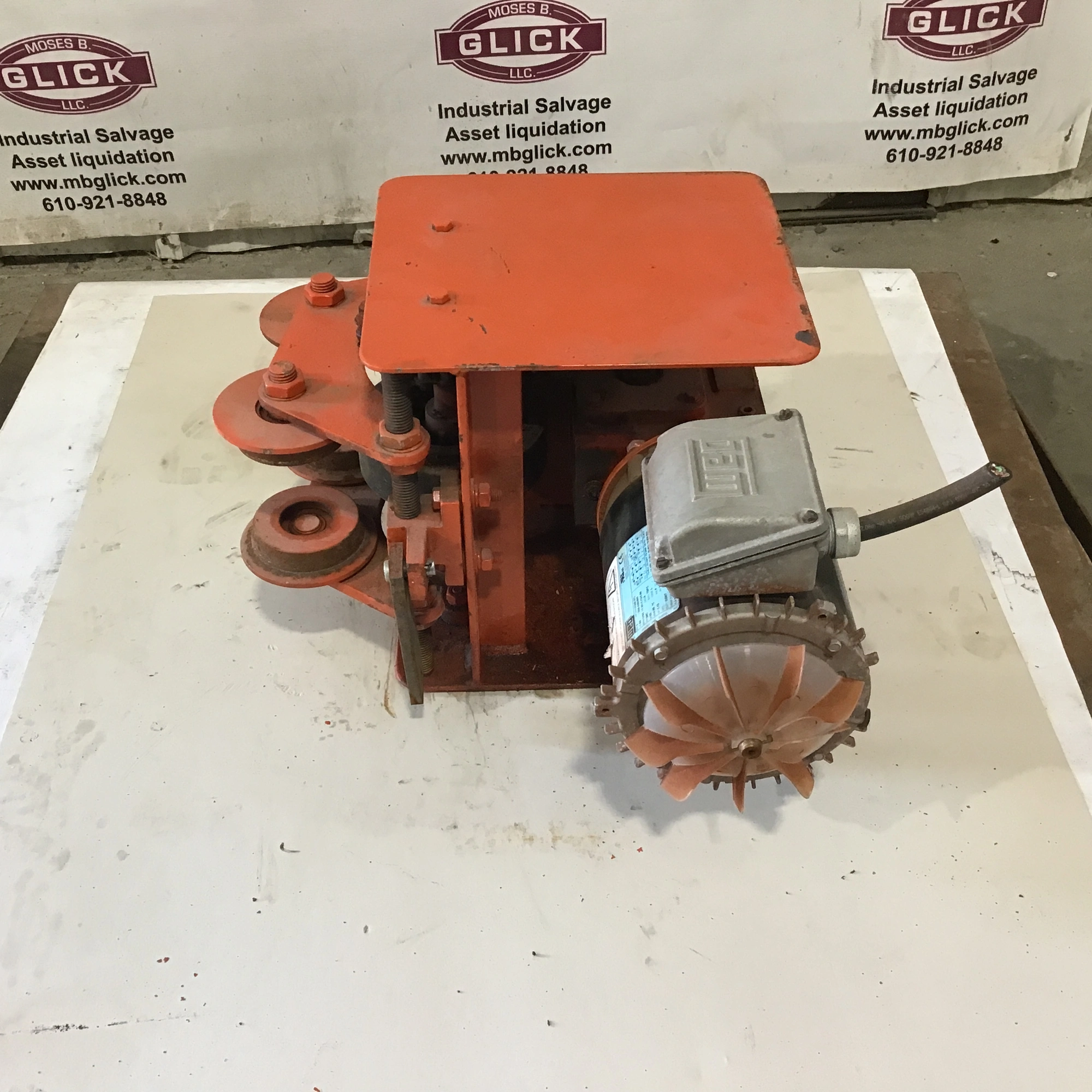 Weg 5018ES3E58CFL-S Tractor Drive Trolley 60Hz 1760RPM 3PH 1/2HP 0.37kW