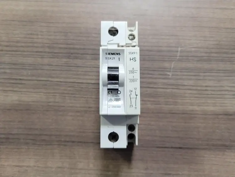 Used SIEMENS 5SX21 C1 Switchgears British Columbia CA | Lenmark #242701
