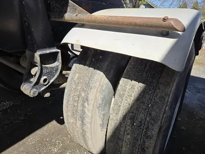 USED 2013 PETERBILT 384