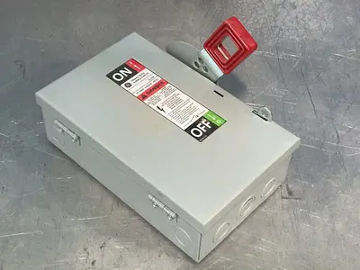 New | in-Stock GENERAL ELECTRIC THN3221 Disconnects Ohio US | HGR 24 #1278480