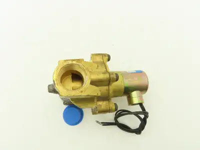 Honeywell Skinner L2LB6300 1" NPT Solenoid Operated Water Valve 5-300PSI 24VDC