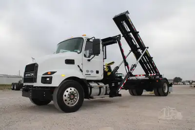 New | in-Stock 2027 MACK MD7 Rolloff Trucks Texas US | Roll Off Truck World #1491876