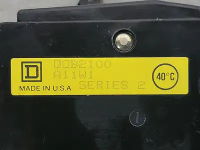 NEW SQUARE D QOB2100