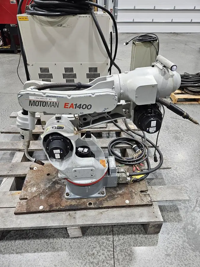 USED 2004 YASKAWA EA1400