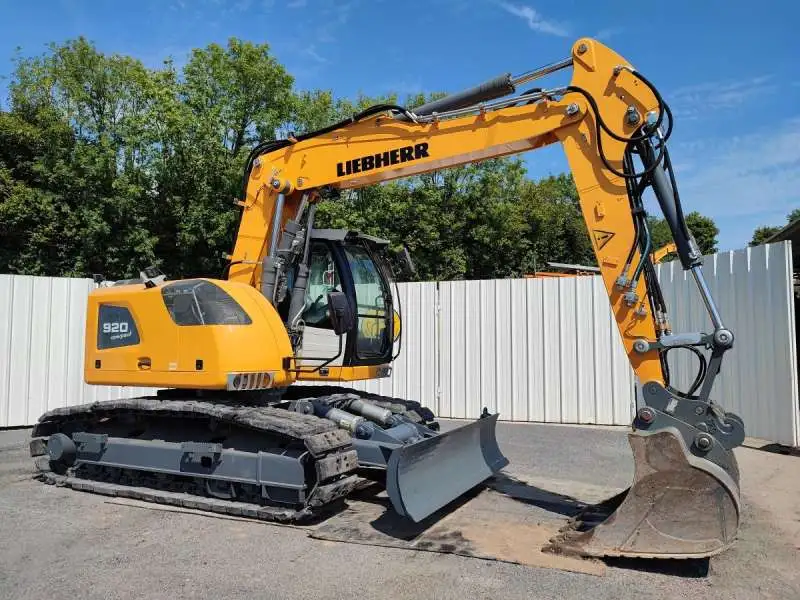 USED 2023 Liebherr R 920
