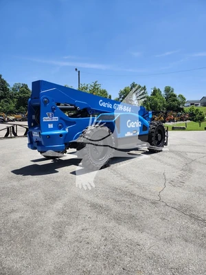 USED 2025 GENIE GTH844