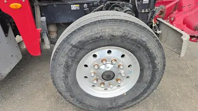 USED 2013 PETERBILT 365