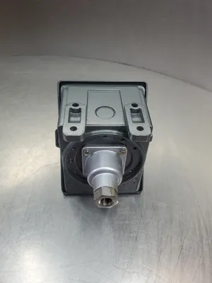 United Electric Controls J402 Model 358 Pressure Switch, 0-200psi. 6E-18