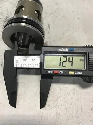 USED VICKERS 25-D10-30