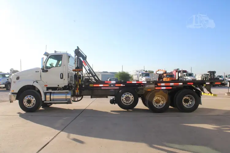 New | in-Stock 2026 INTERNATIONAL HX Conventional trucks Texas US | Roll Off Truck World #1539741