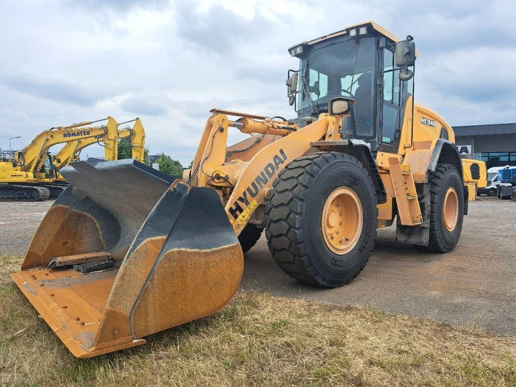 USED 2019 Hyundai HL940 XT