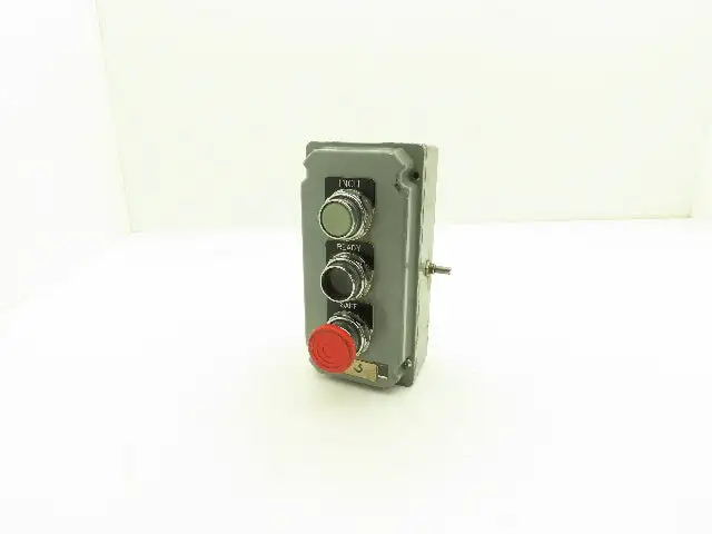 Cutler Hammer 49-2610-1 10250T Electrical Enclosure 3-Button Control Stop Go